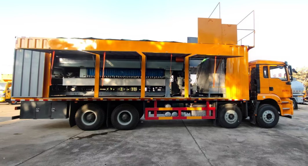 陜汽德龍前四后八污泥處理車|泥漿處理車|湖北國威專用汽車有限公司